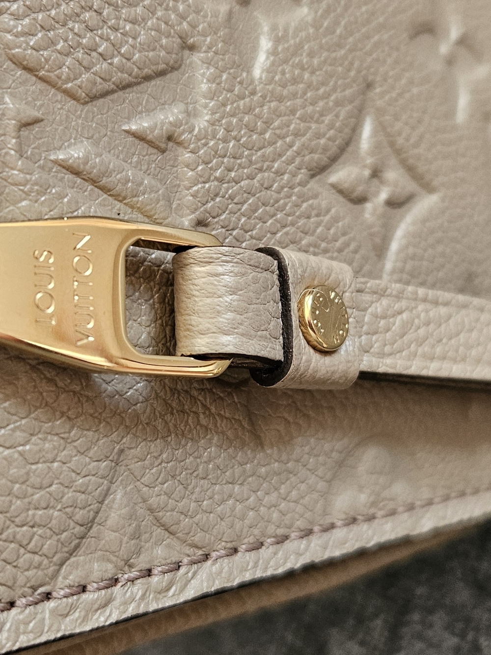Louis Vuitton Turtledove Monogram Empreinte Pochette Métis - Picture 8 of 15